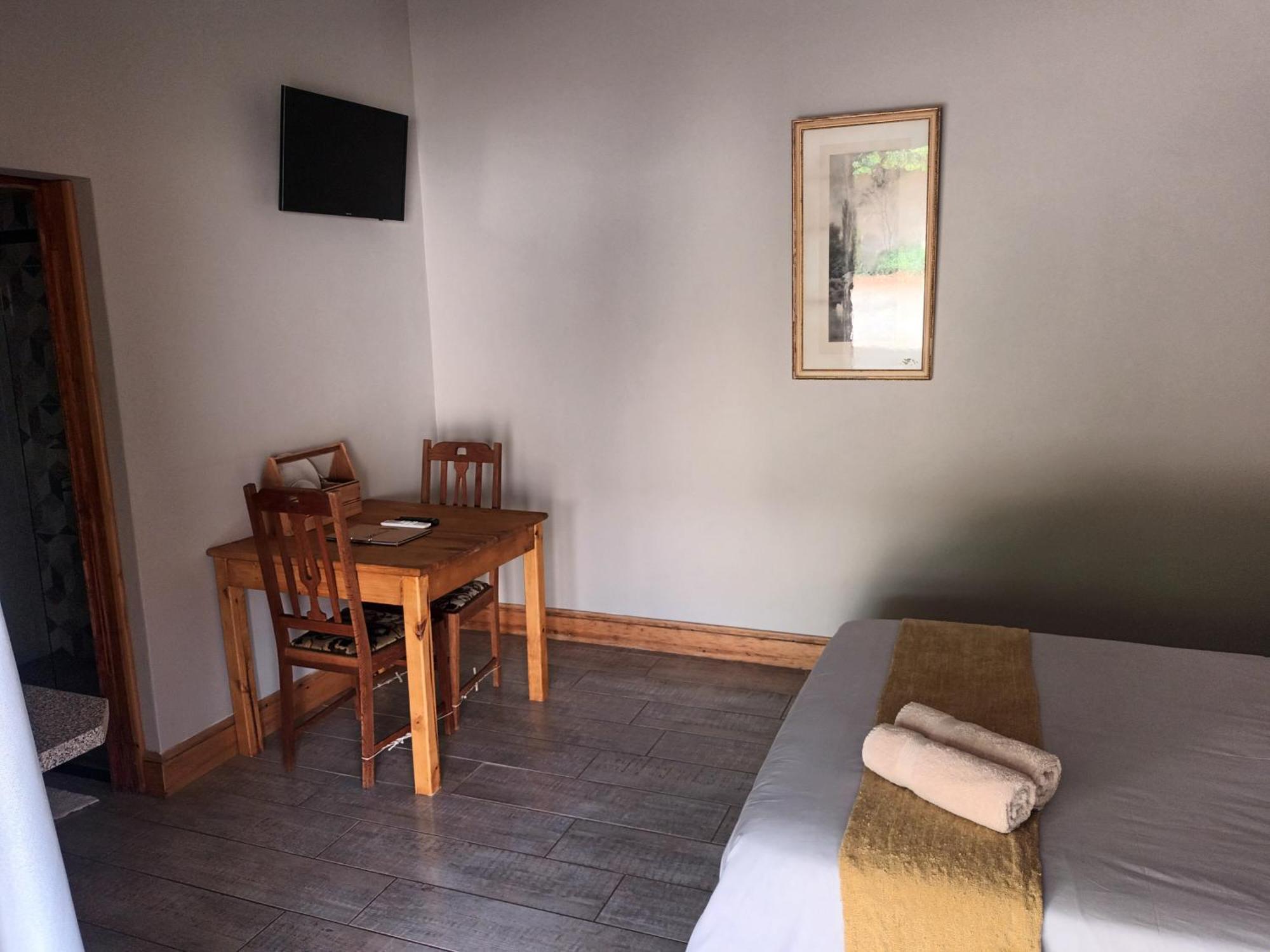 Featherhouse Colesberg Room photo